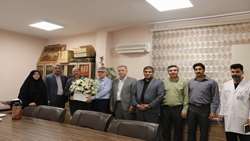 تبریک روز حراست با حضور جمعی از مسئولین بیمارستان نمازی