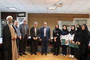 در نشست شورای فرهنگی بیمارستان نمازی که با حضور اعضای شورا و نمایندگان کمیته امداد منطقه سه شیراز برگزار شد از پرستاران فعال در طرح ایتام قدردانی شد. 